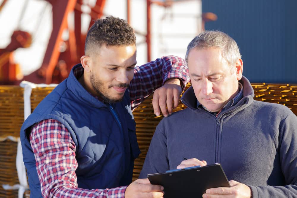 For smaller carriers looking to get involved in hauling government freight, partnering with a larger operation can be beneficial. ( Photo: Shutterstock )