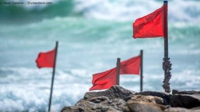 3_22_red_flag