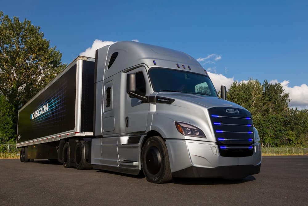Three states and several utilities will study the needs of electric trucks along the I-5 corridor to make long-haul electric trucks like the Freightliner eCascadia a reality.