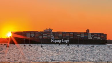 a photo of a Hapag-Lloyd ship